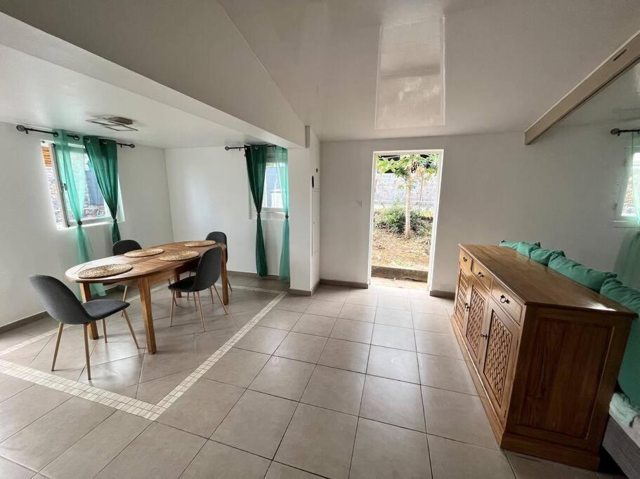 La Casita Creole Villa Avec Piscine Et Jacuzzi Saint Pierre Bagian luar foto